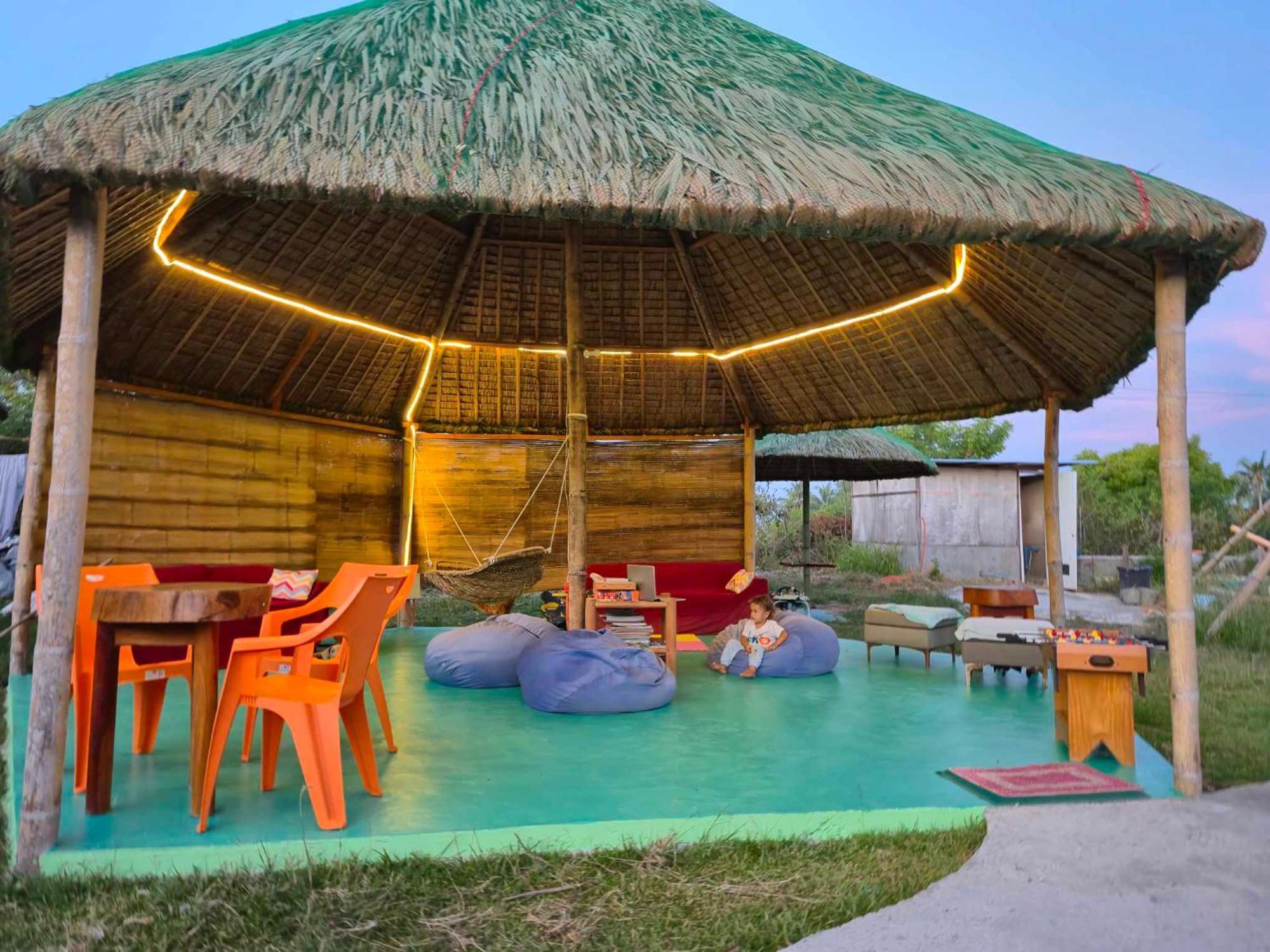 Nirvana Bamboo Houses & Dive Resort Moalboal Exterior photo