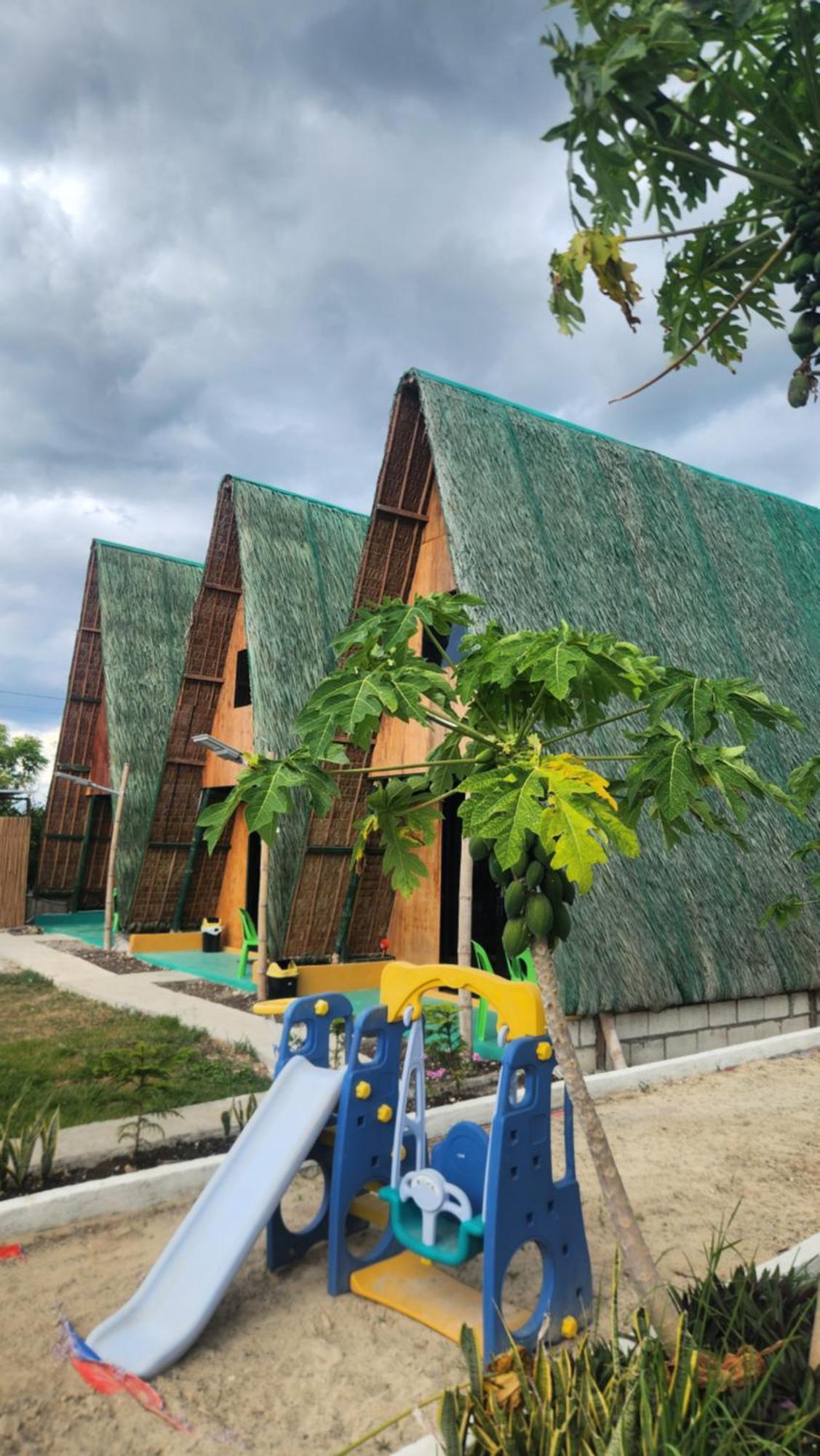 Nirvana Bamboo Houses & Dive Resort Moalboal Exterior photo